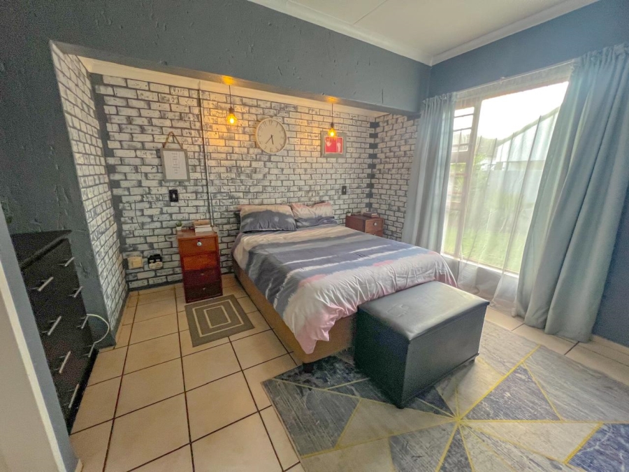 2 Bedroom Property for Sale in Vaalpark Free State
